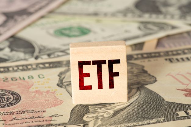 Comprar ETF domiciliados en EE.UU. solo es posible si la gestora los domicilia en un país de la UE.